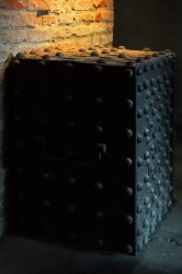 Deathfang’s Revenge Treasure_Chest_(3981686321)