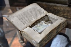 Meta Thursday (Banlan Backlash!): Underground Organizations 1280px-Cigarette_smuggling_with_a_book